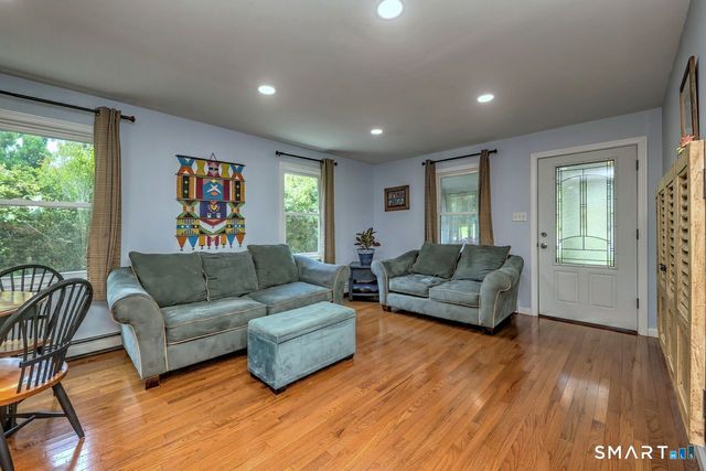 20 Highland Avenue, Woodbridge, CT 06525