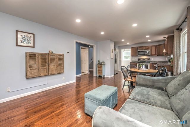 20 Highland Avenue, Woodbridge, CT 06525