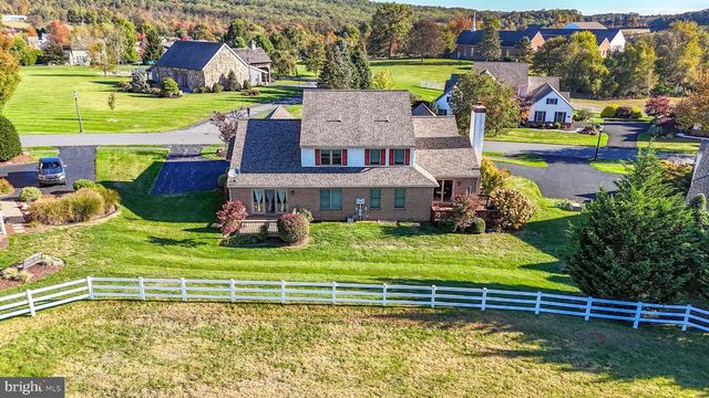242 STEEPLECHASE DR, Elverson, PA 19520