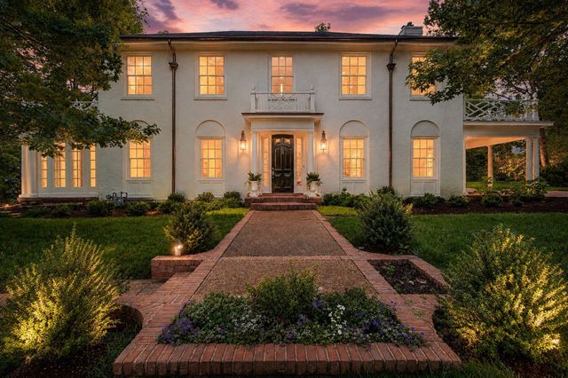 4428 Sheppard Pl, Nashville, TN 37205