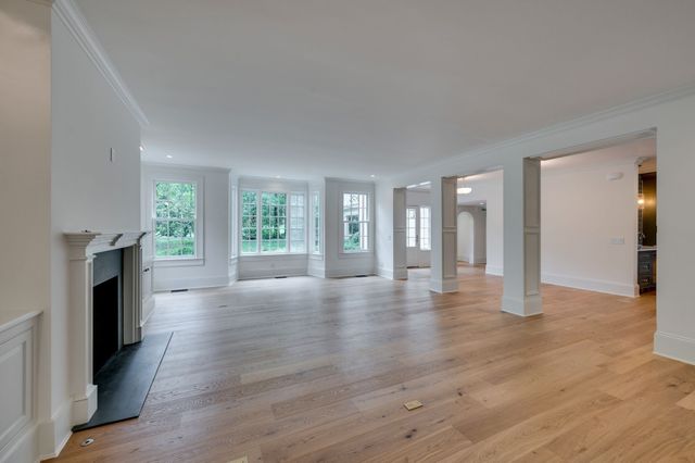 4428 Sheppard Pl, Nashville, TN 37205