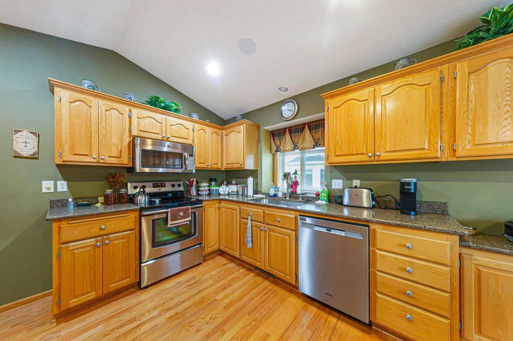 616 Obrien Parkway, Belle Plaine, MN 56011 — photo 4