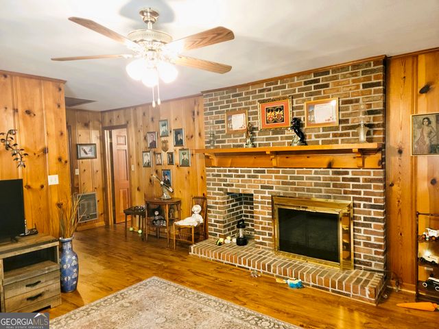 427 Oak Hill Drive, Trion, GA 30753