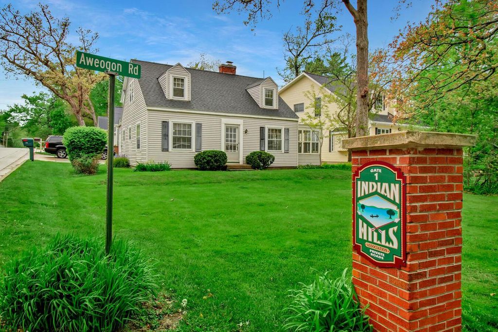518 S. Lakeshore DRIVE, Fontana, WI 53125