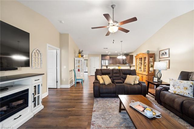 202 Oak Ridge Drive, Archdale, NC 27263