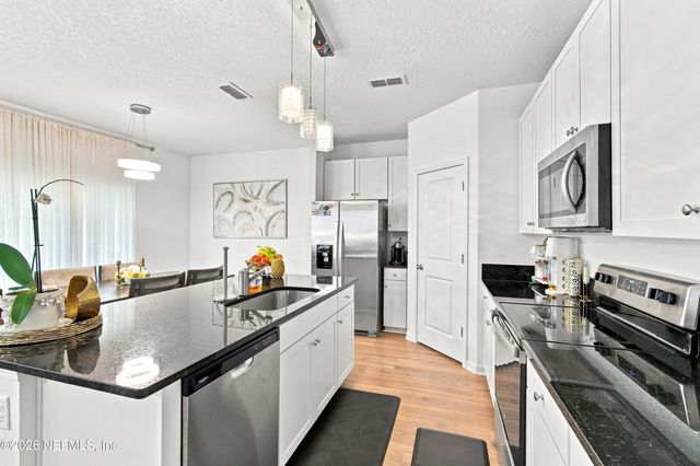 5012 BIG PINE Drive, Jacksonville, FL 32218