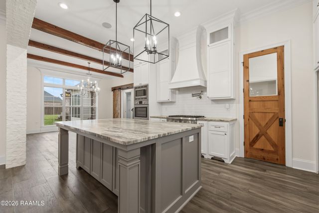 104 Mcarthur Court, Youngsville, LA 70592