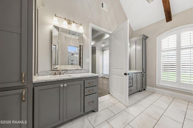 104 Mcarthur Court, Youngsville, LA 70592