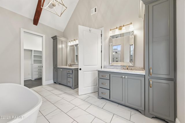 104 Mcarthur Court, Youngsville, LA 70592