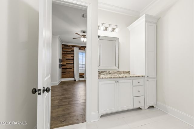 104 Mcarthur Court, Youngsville, LA 70592