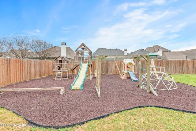 104 Mcarthur Court, Youngsville, LA 70592