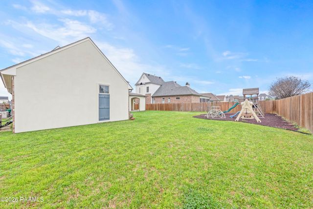 104 Mcarthur Court, Youngsville, LA 70592