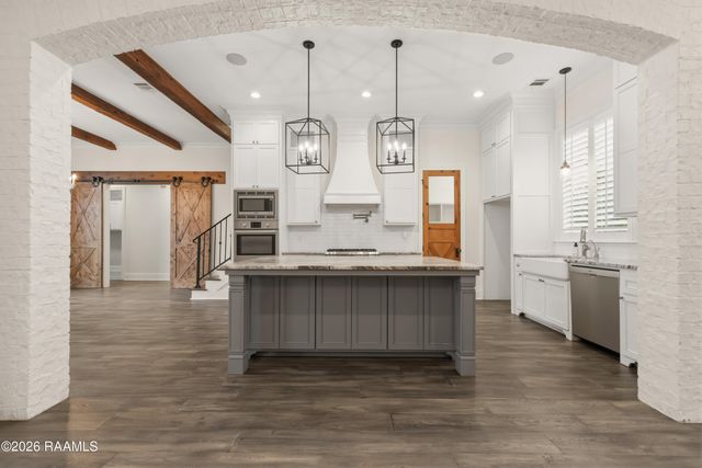 104 Mcarthur Court, Youngsville, LA 70592