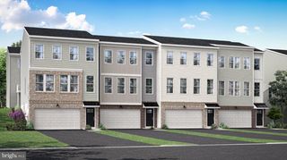 121 FOUR LEAF DR, Downingtown, PA 19335