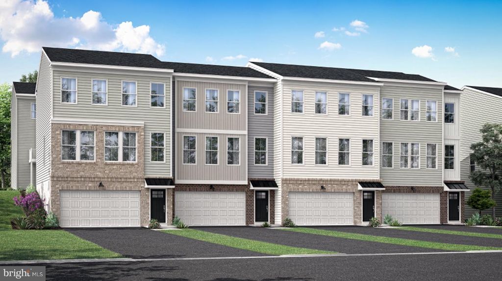 121 FOUR LEAF DR, Downingtown, PA 19335