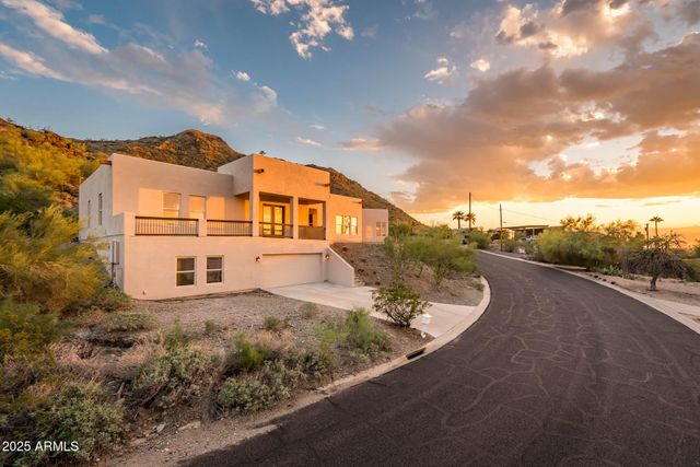 9219 N 16th Place, Phoenix, AZ 85020