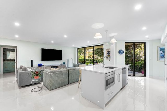 2778 S Ocean Boulevard 107s, Palm Beach, FL 33480