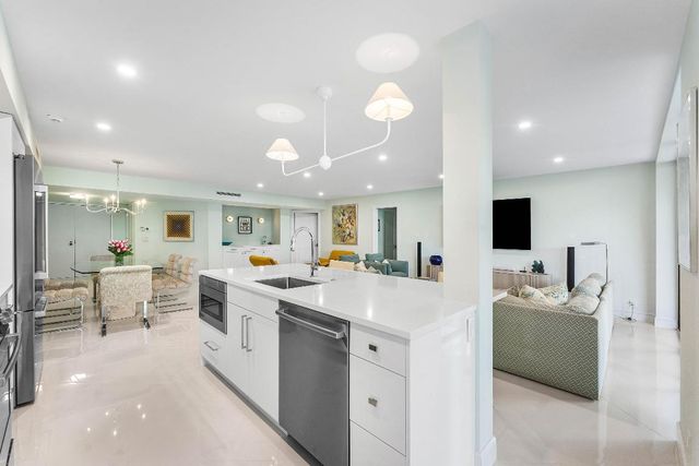 2778 S Ocean Boulevard 107s, Palm Beach, FL 33480