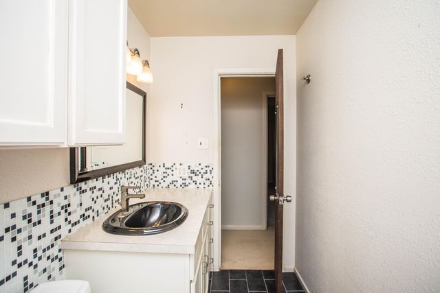 4932 9th Street, Lubbock, TX 79416