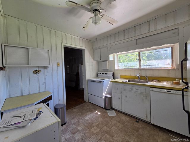 291 Concord Avenue, Oceanside, NY 11572