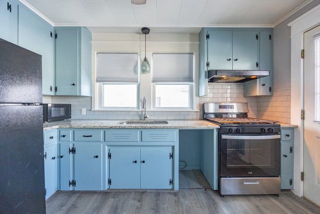 1 Elizabeth St, Taunton, MA 02780