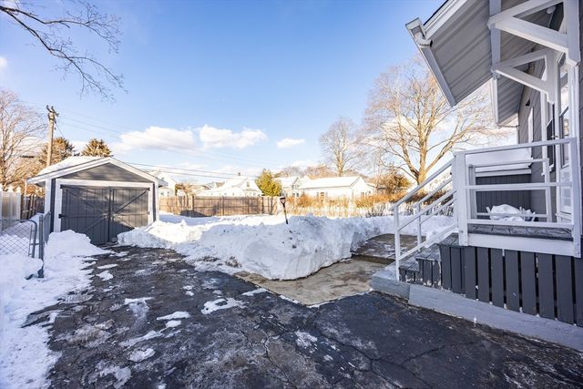1 Elizabeth St, Taunton, MA 02780