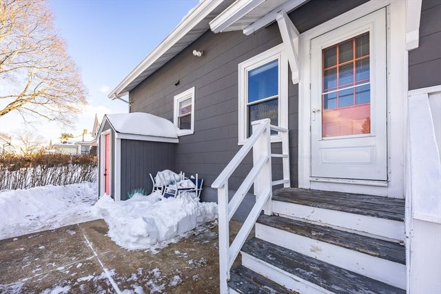 1 Elizabeth St, Taunton, MA 02780