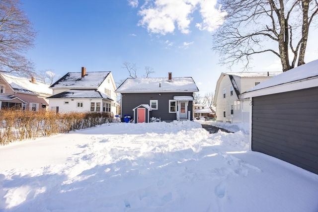 1 Elizabeth St, Taunton, MA 02780