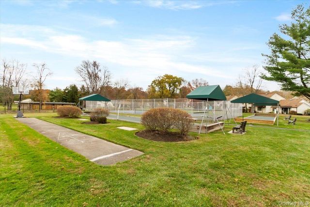 99 Molly Pitcher Lane B, Yorktown Heights, NY 10598