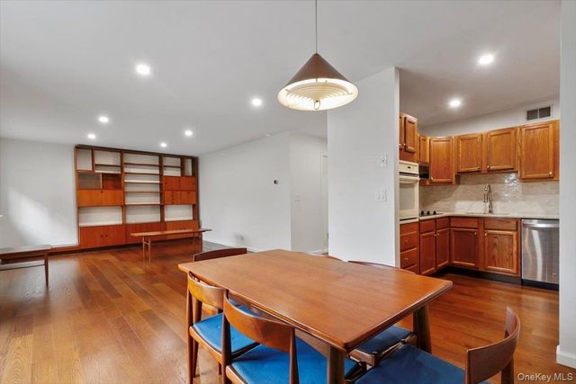 99 Molly Pitcher Lane B, Yorktown Heights, NY 10598