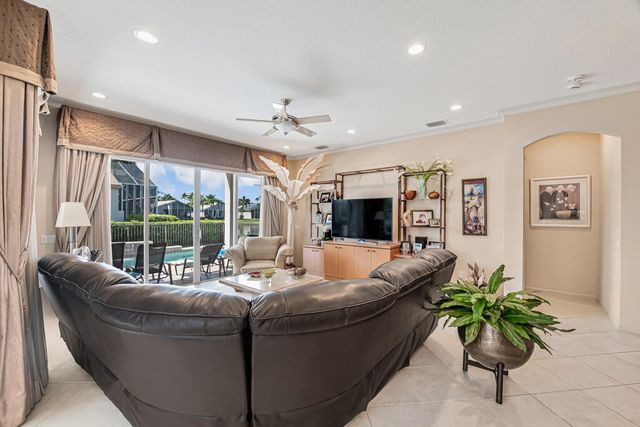 7775 Ocean Sunset Drive, Lake Worth, FL 33467