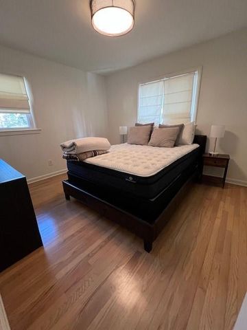 3867 Hillcrest SE Drive, Smyrna, GA 30080