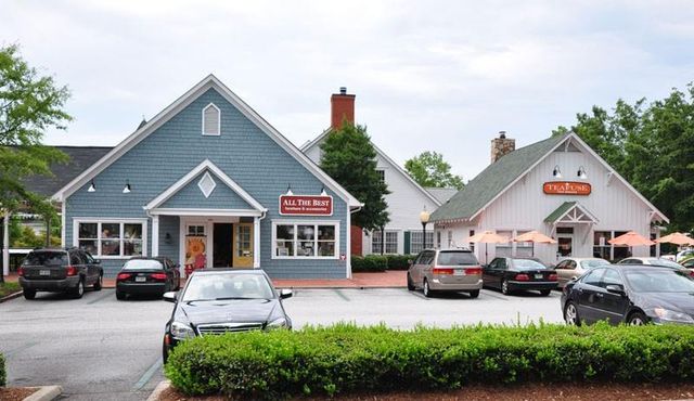 3867 Hillcrest SE Drive, Smyrna, GA 30080