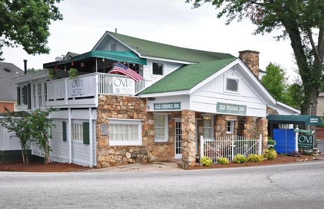 3867 Hillcrest SE Drive, Smyrna, GA 30080