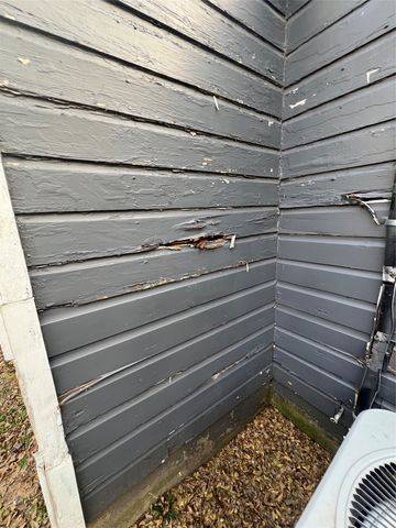 3705 S Littlejohn Avenue, Fort Worth, TX 76105