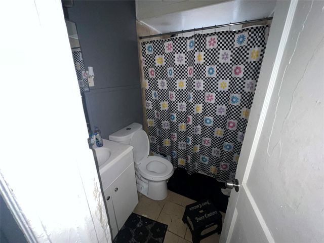 3705 S Littlejohn Avenue, Fort Worth, TX 76105