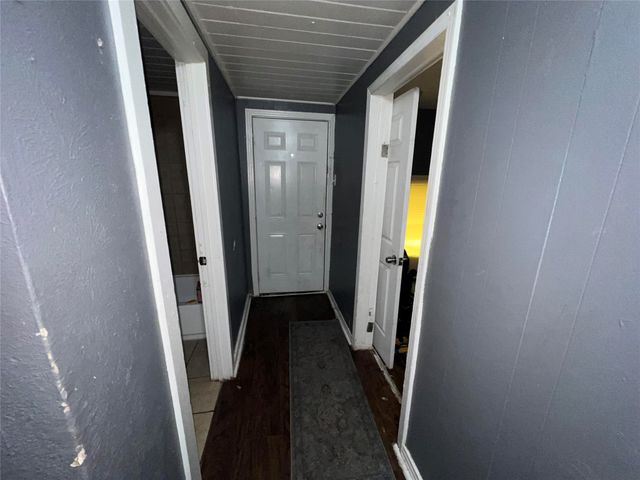 3705 S Littlejohn Avenue, Fort Worth, TX 76105