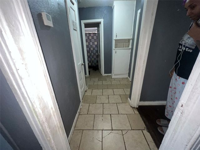 3705 S Littlejohn Avenue, Fort Worth, TX 76105