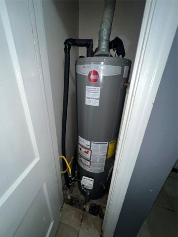 3705 S Littlejohn Avenue, Fort Worth, TX 76105