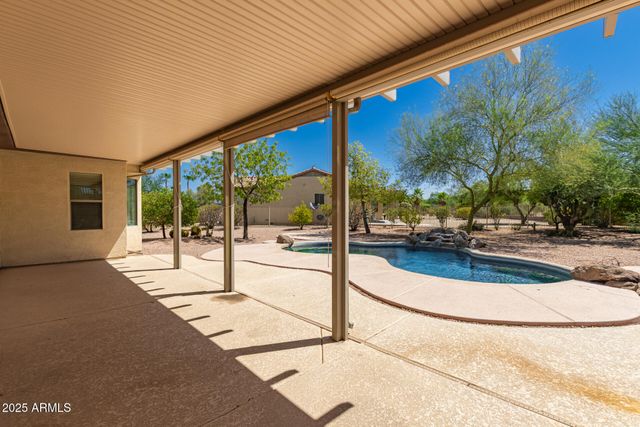21067 N SEQUOIA CREST Drive, Surprise, AZ 85387