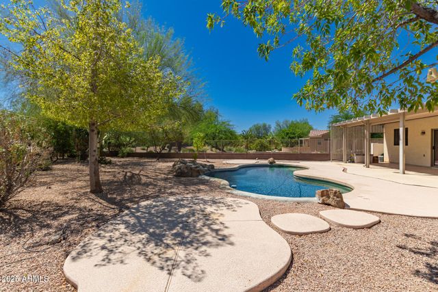 21067 N SEQUOIA CREST Drive, Surprise, AZ 85387