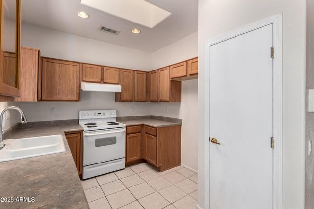 21067 N SEQUOIA CREST Drive, Surprise, AZ 85387