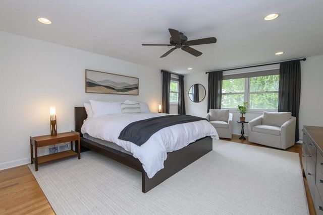 1405 Victoria CIRCLE N, Elm Grove, WI 53122