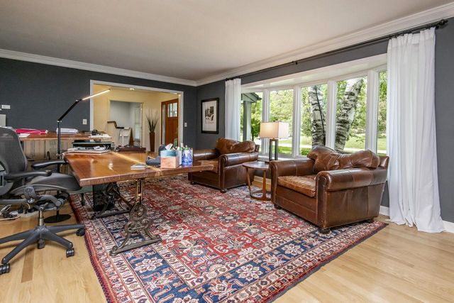 1405 Victoria CIRCLE N, Elm Grove, WI 53122