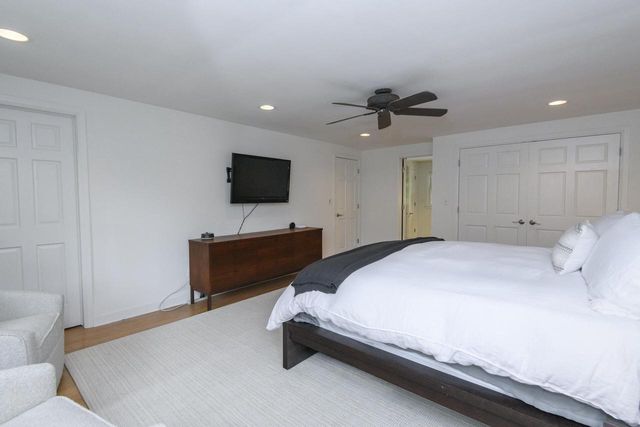 1405 Victoria CIRCLE N, Elm Grove, WI 53122