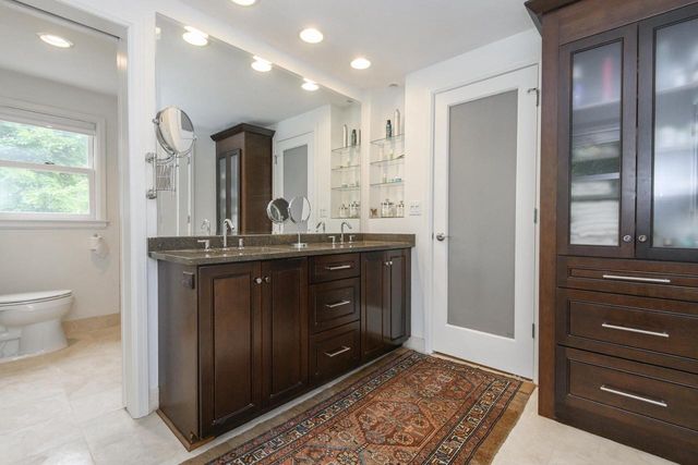 1405 Victoria CIRCLE N, Elm Grove, WI 53122