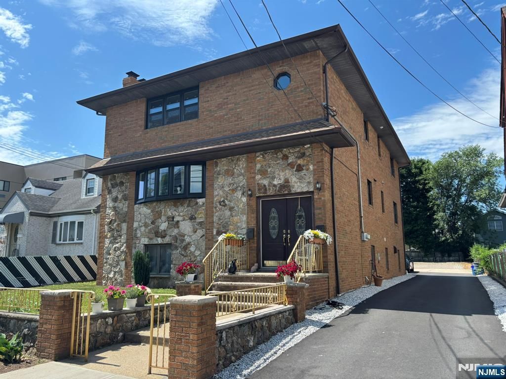 260 Court Avenue, Lyndhurst, NJ 07071
