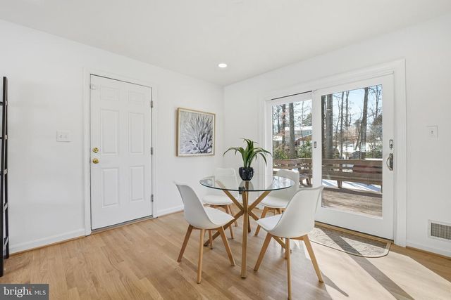 6802 SYDENSTRICKER RD, Springfield, VA 22152