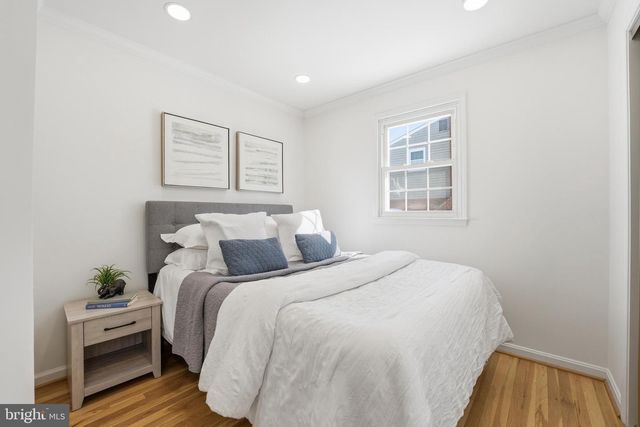 6802 SYDENSTRICKER RD, Springfield, VA 22152