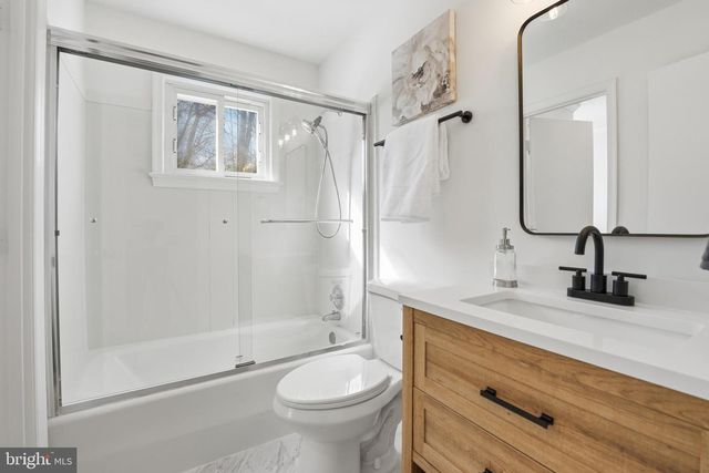 6802 SYDENSTRICKER RD, Springfield, VA 22152